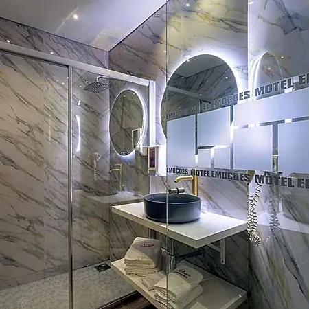 Emocoes Hotel *