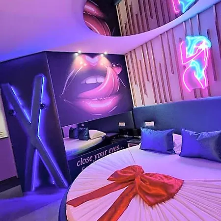 Emocoes Hotel *